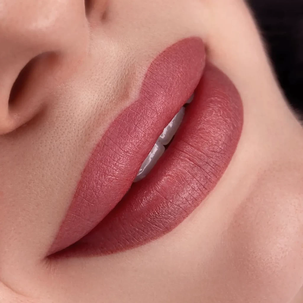 Dudak Renklendirme yaptırmadan önce nelere dikkat etmeliyiz?